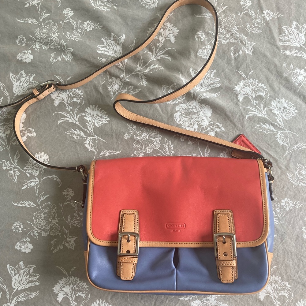 NWOT Coach crossbody leather bag